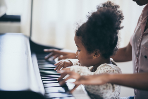 The Joy of Gifting a Piano for the Holidays: An Everlasting Melody